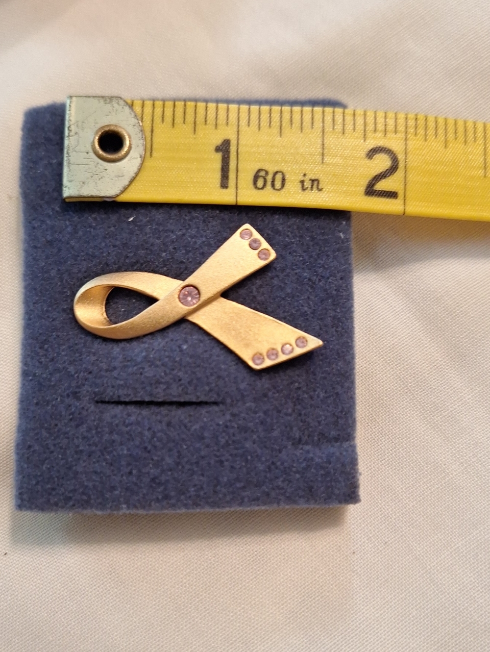 Avon Pink Ribbon Pin - Picture 5 of 5